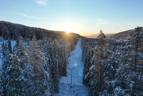 linje mast stolpe snø vinter