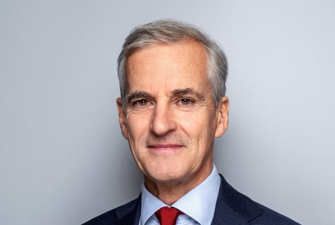 støre